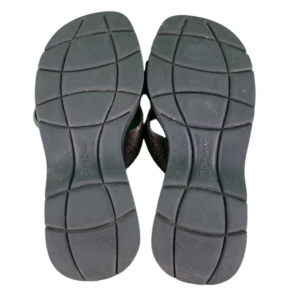Cabin Creek Black Chunky Thong Sandal - Picture 13 of 16